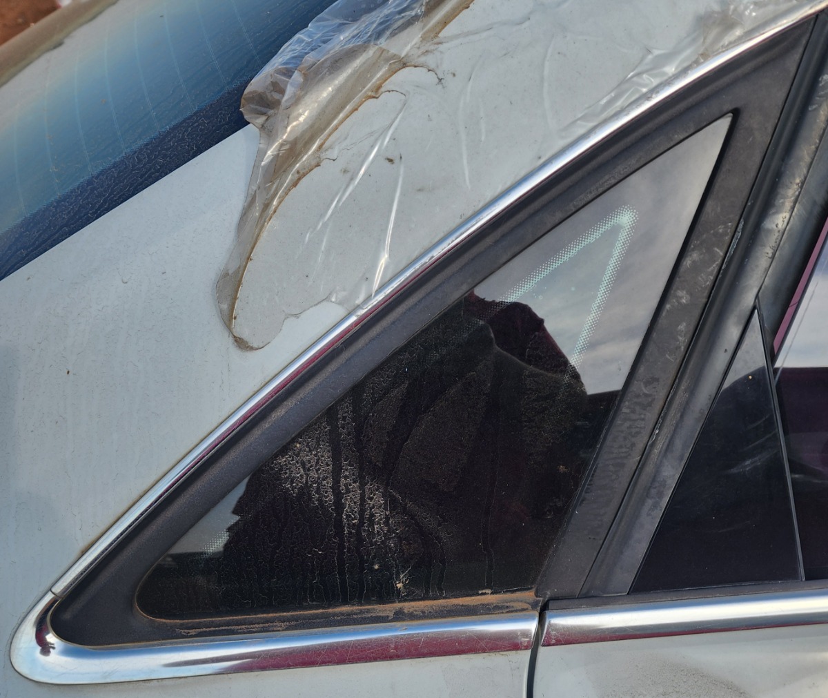 A4 B8 RIGHT REAR QUARTER VENT