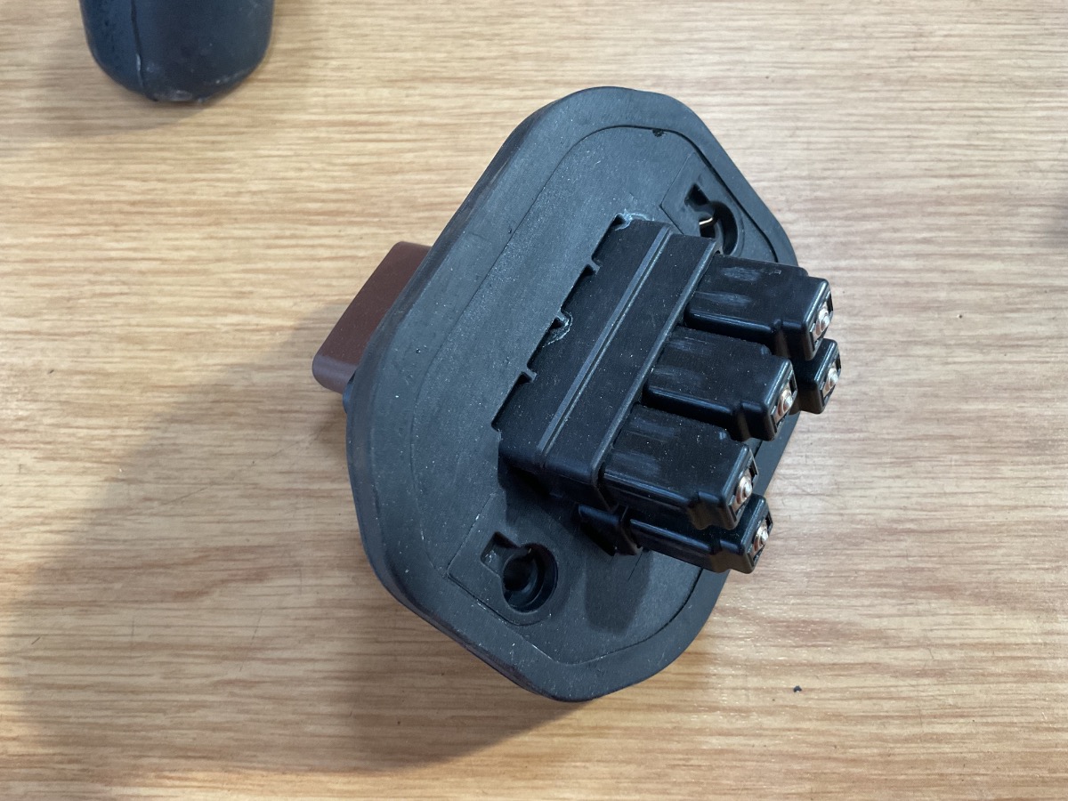 TRAFFIC 4 SLIDING DOOR CONTACT SWITCH