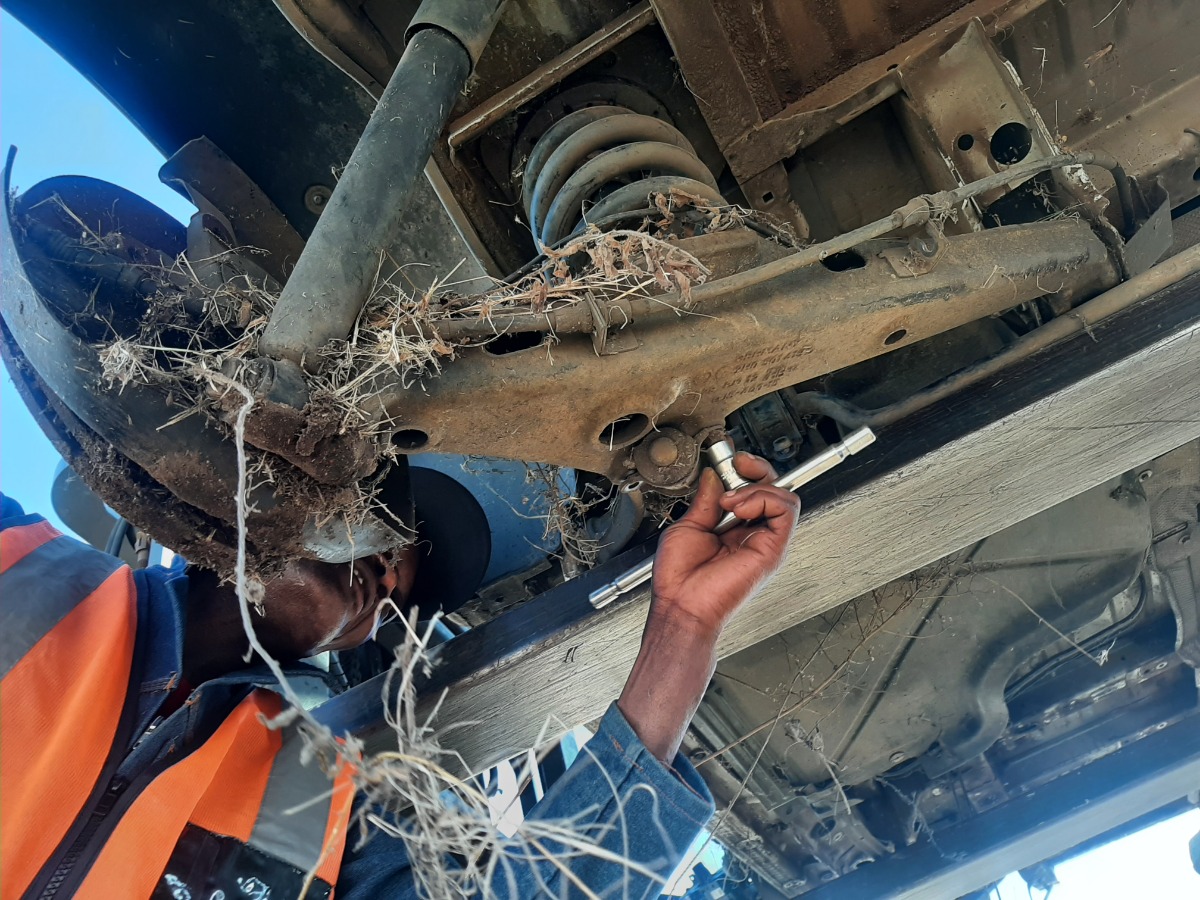 T5 LEFT REAR LOWER CONTROL ARM