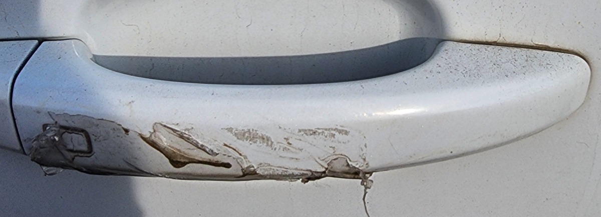 A4 B8 RIGHT FRONT HANDLE