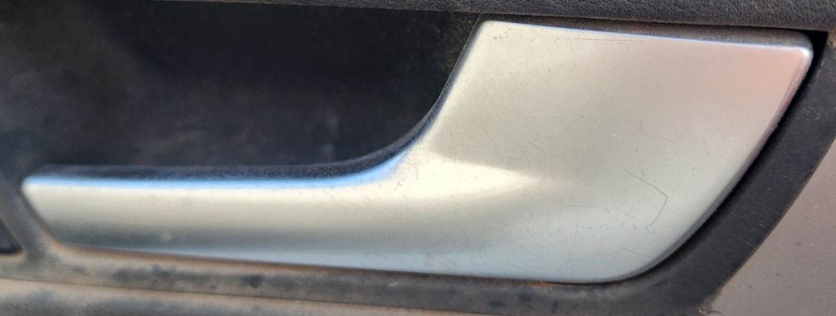 A4 B8 RIGHT FRONT INNER HANDLE
