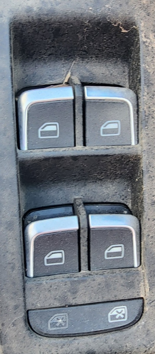 A4 B8 RIGHT FRONT WINDOW SWITCH