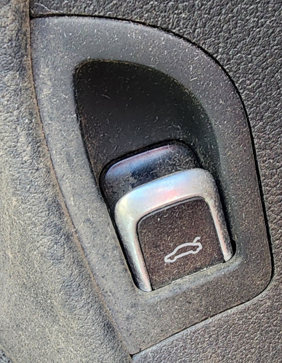 A4 B8 BOOT SWITCH