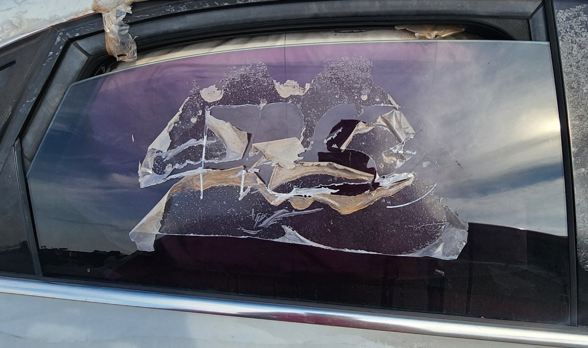 A4 B8 RIGHT REAR DOOR GLASS