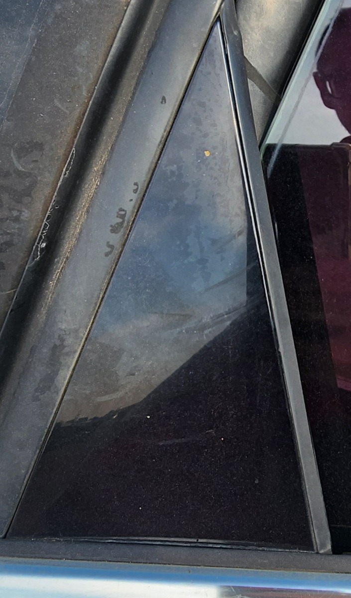 A4 B8 RIGHT REAR DOOR CORNER BEZEL