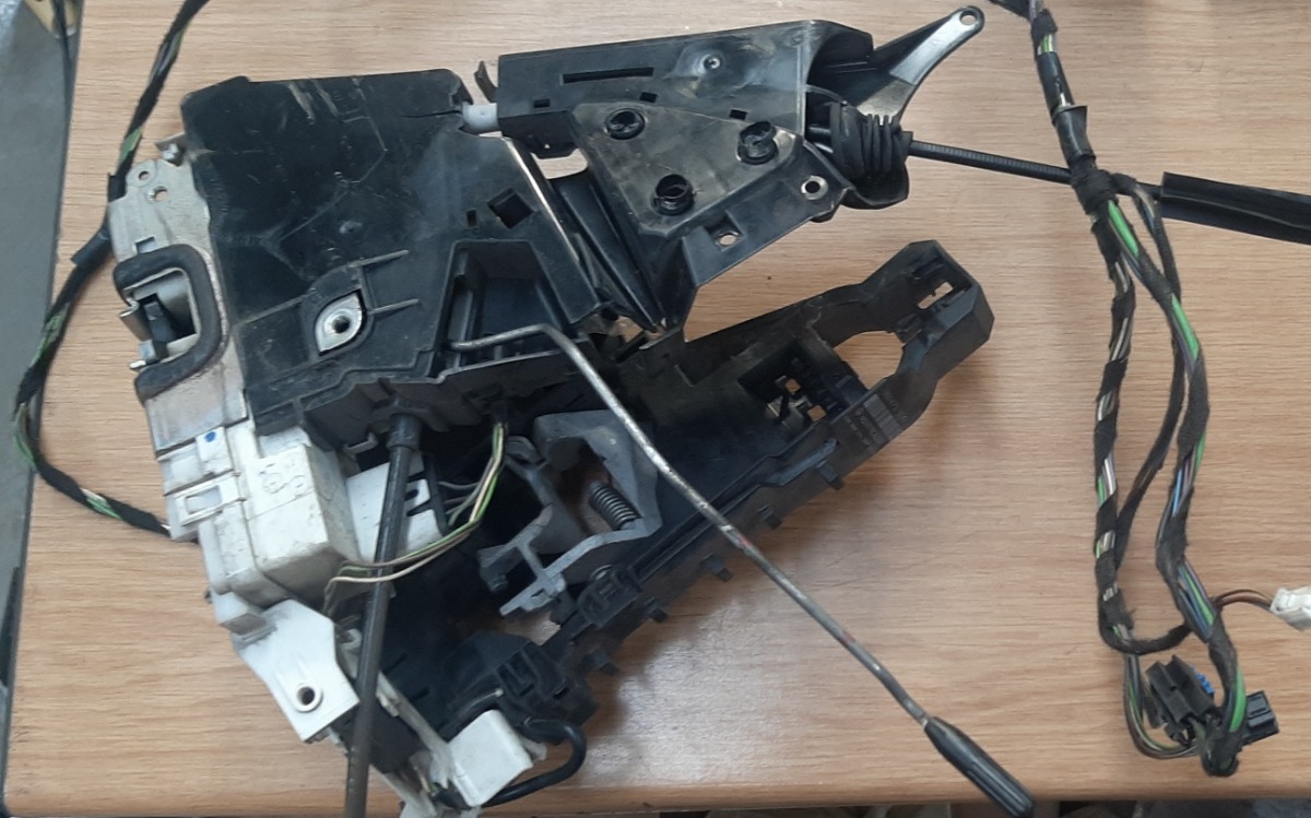 W169 RIGHT FRONT DOOR LOCK