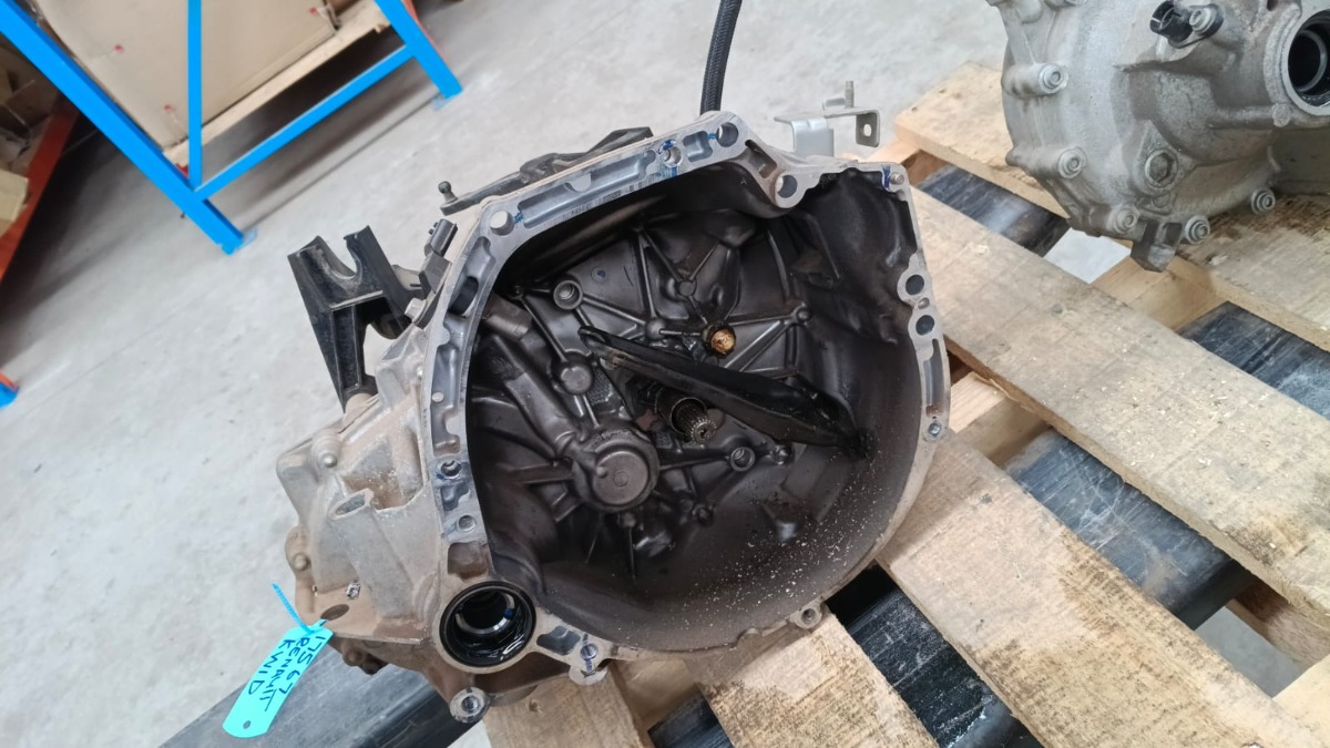 KWID 1.0 MANUAL GEARBOX
