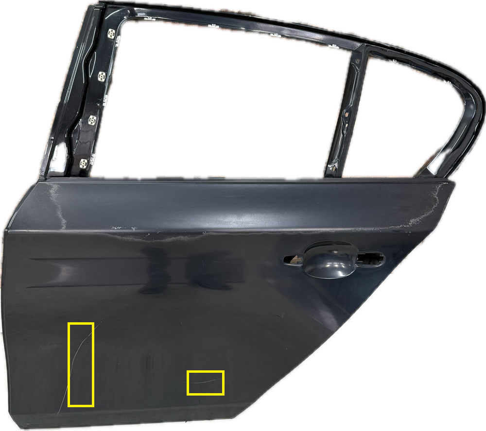 BMW E87 LEFT REAR DOOR SHELL - HAS SCRATCHES