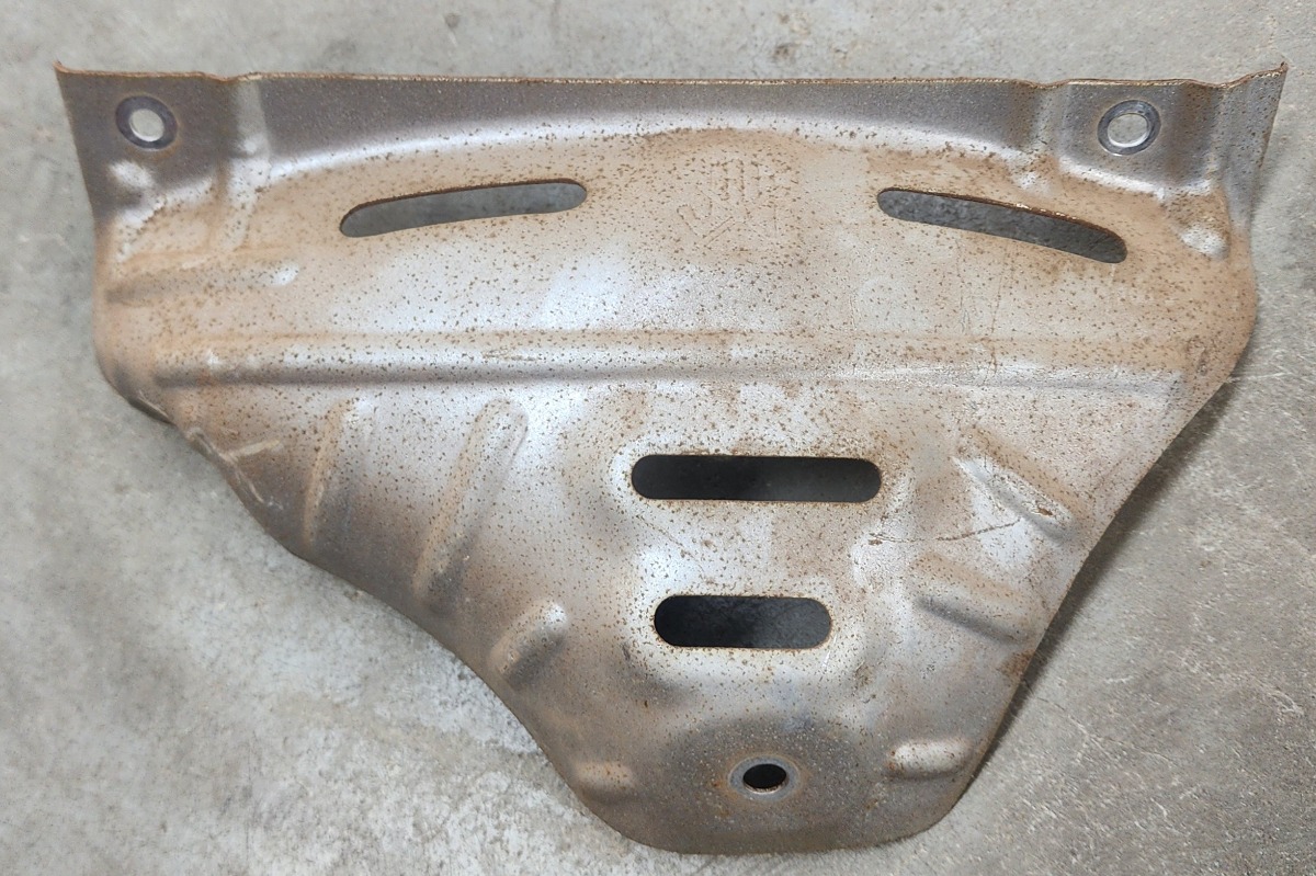YARIS K15 EXHAUST MANI HEAT SHIELD UPPER