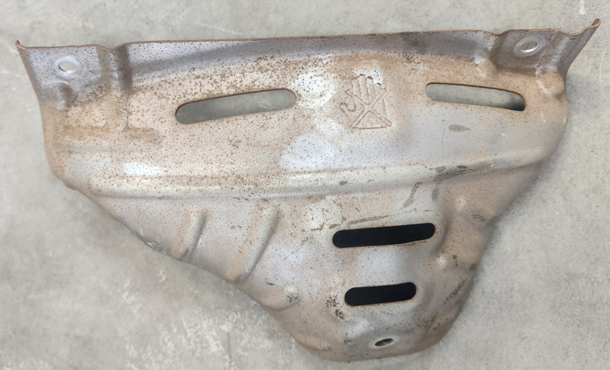 YARIS 2NR UPPER HEAT SHIELD