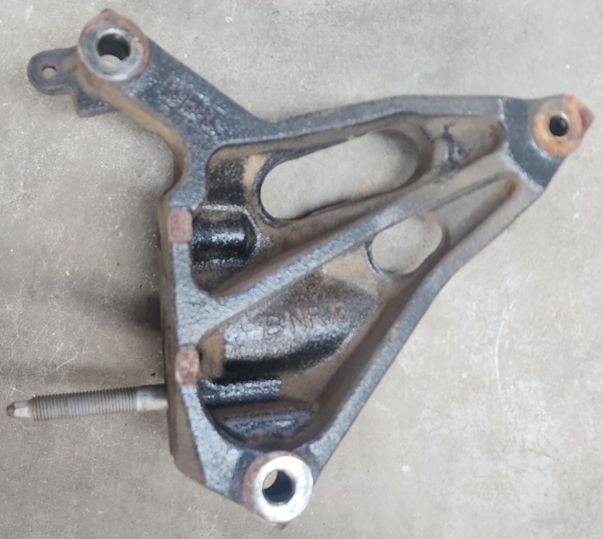 YARIS 2NR ENGINE MOUNT