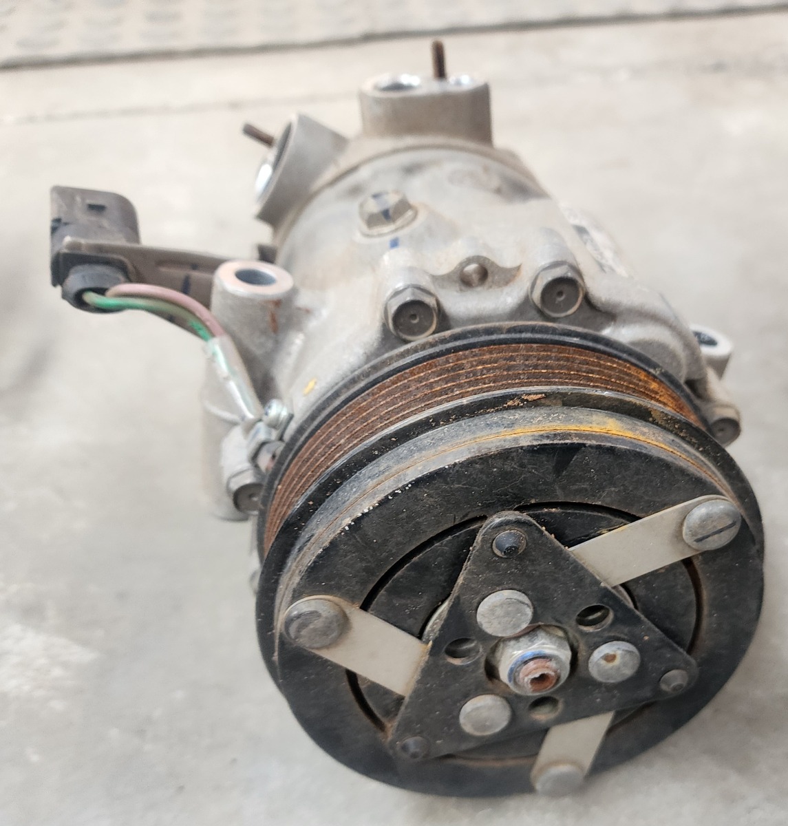 POLO CLP AIRCON PUMP