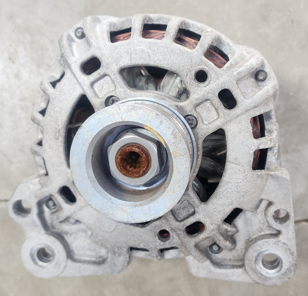 POLO CLP ALTERNATOR