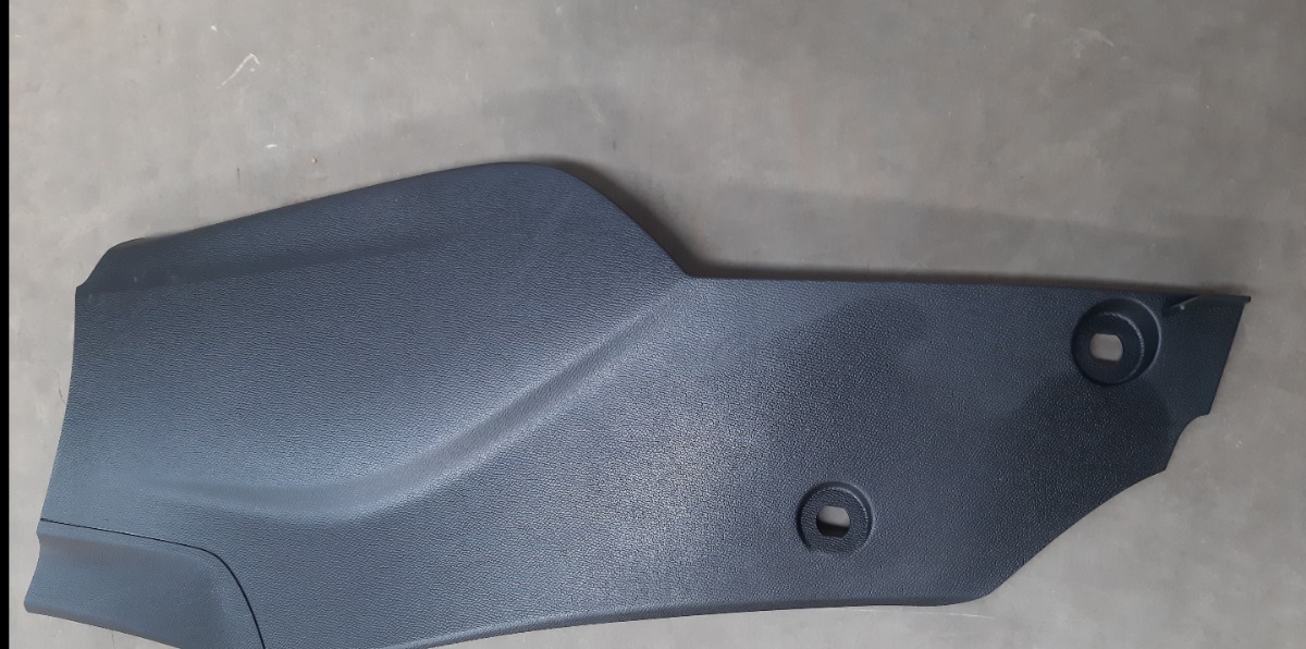CORSA G (GS)M RIGHT SIDE CENTRE CONSOLE PANEL