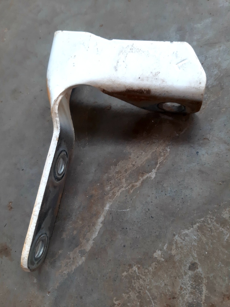 HILUX GD LEFT TAILGATE HINGE