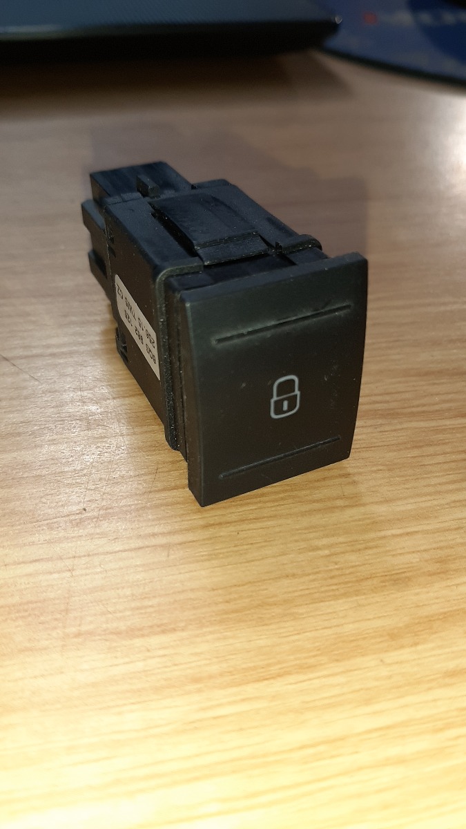 POLO VIVO CENTRAL LOCKING SWITCH