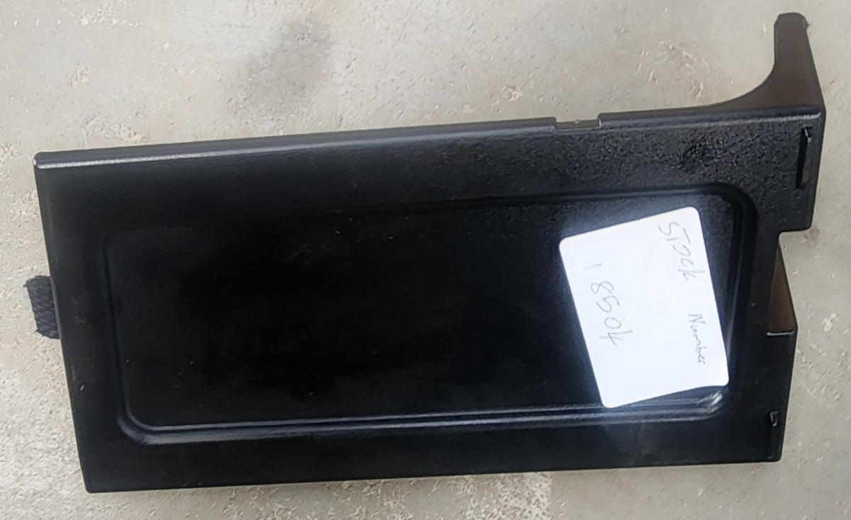 GS GLOVE COMPARTMENT TRIM