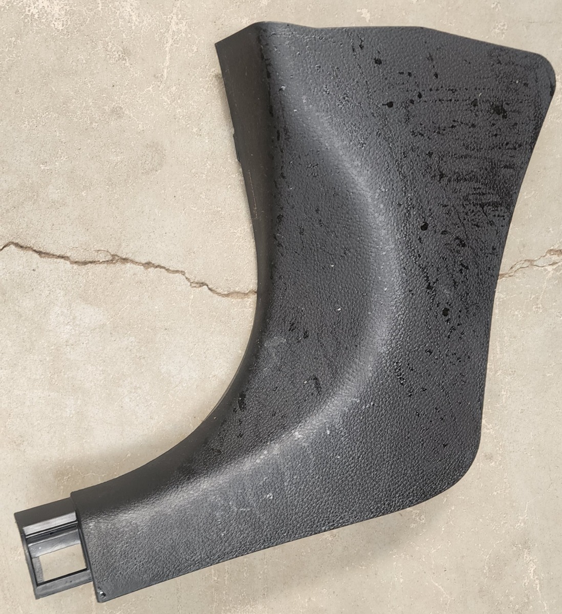 STARLET LEFT FRONT LOWER A-PILLAR TRIM