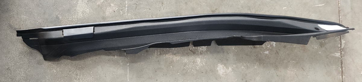 GS Front Fender Moulding Left
