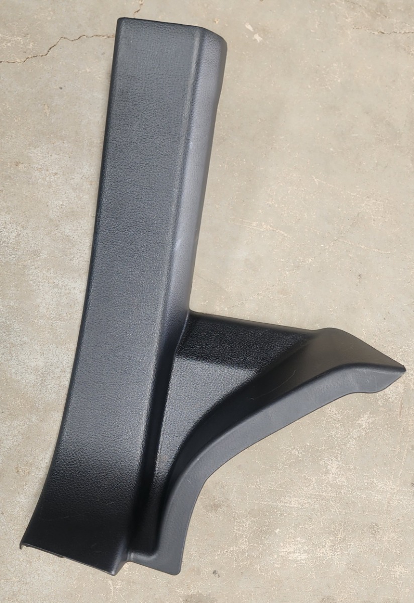 STARLET LEFT REAR DOOR SCUFF