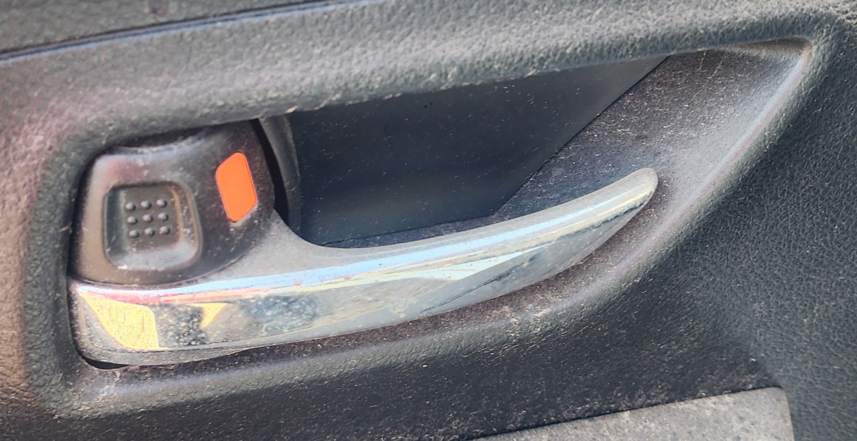 RUMION LEFT REAR INNER HANDLE