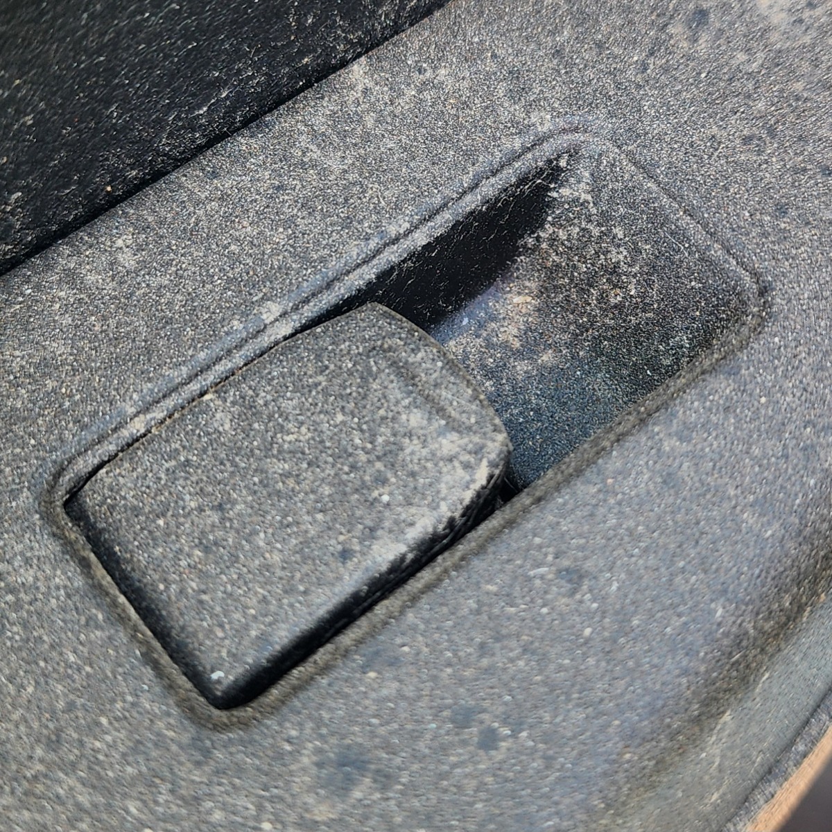 RUMION LEFT REAR WINDOW SWITCH