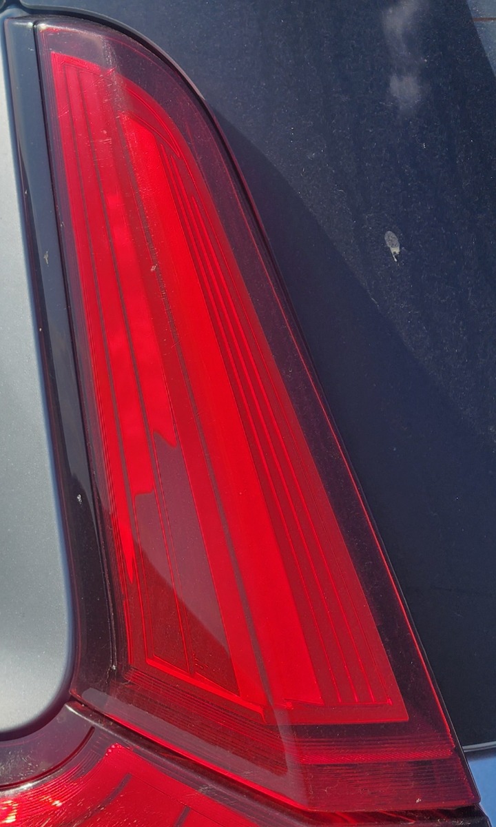 RUMION LEFT OUTER UPPER TAILLIGHT