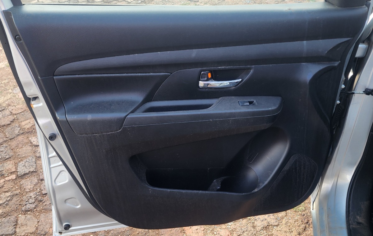 RUMION LEFT FRONT DOOR PANEL (SKIN)