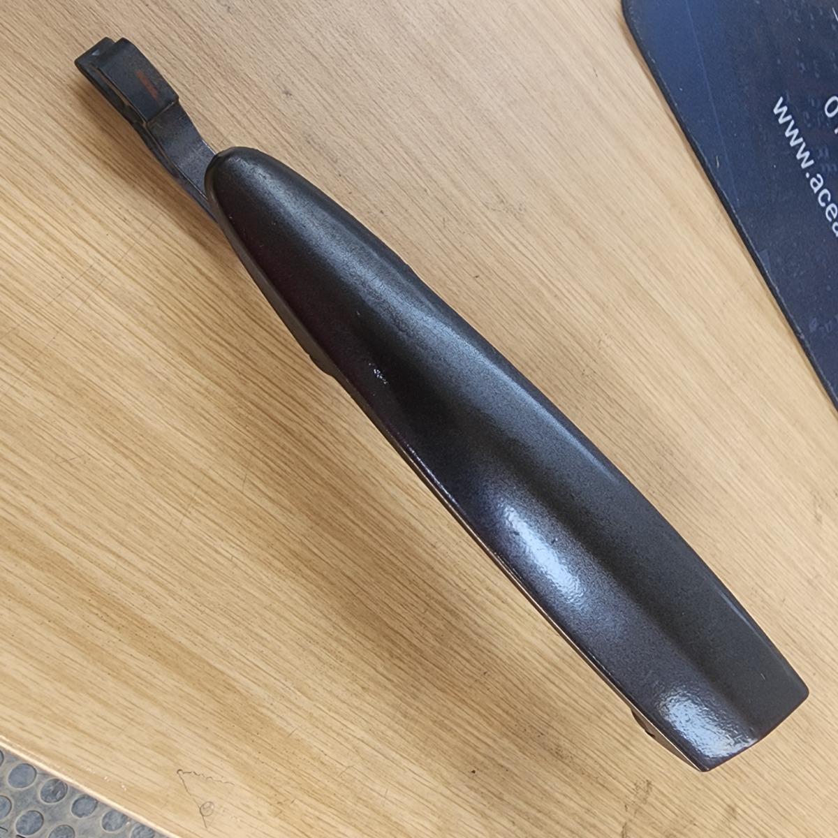 1 SERIES LEFT FRONT OUTER DOOR HANDLE