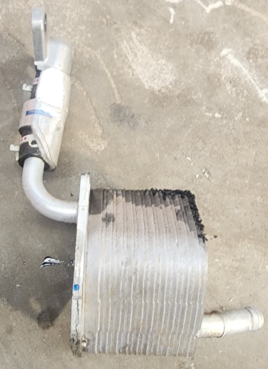 HILUX 2.4 GD OIL COOLER
