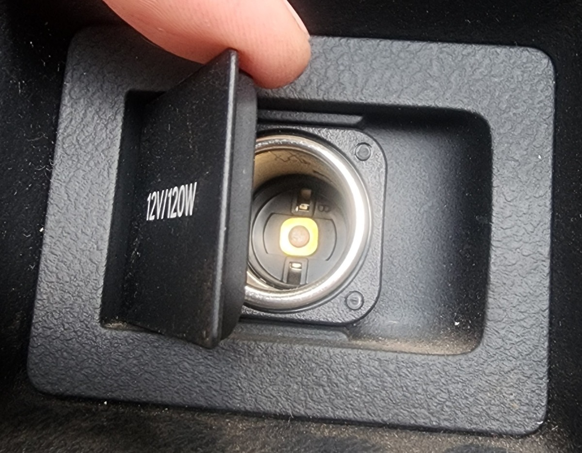 GS REAR 12V SOCKET