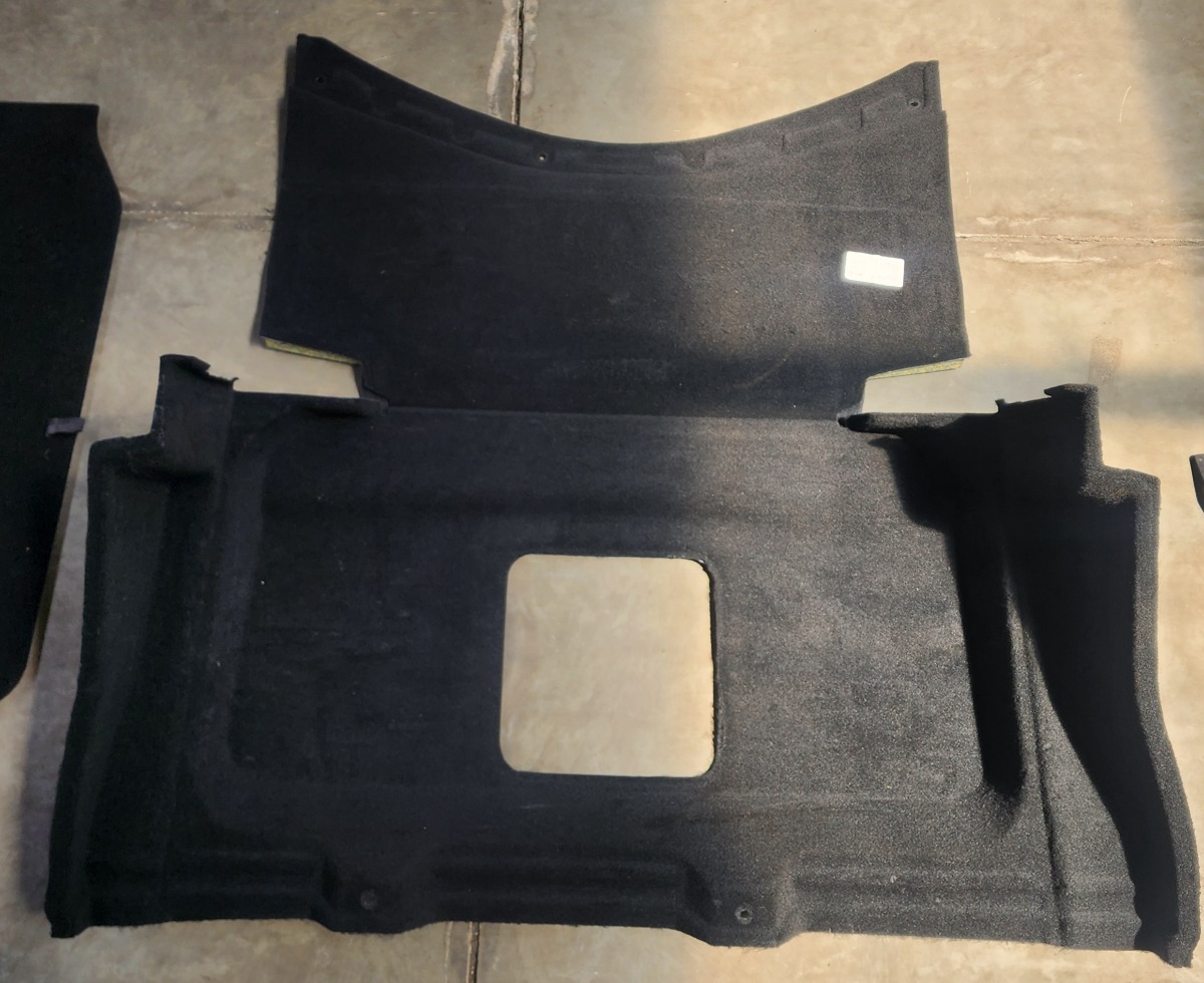 GS REAR COMPARTMENT DIVIDER