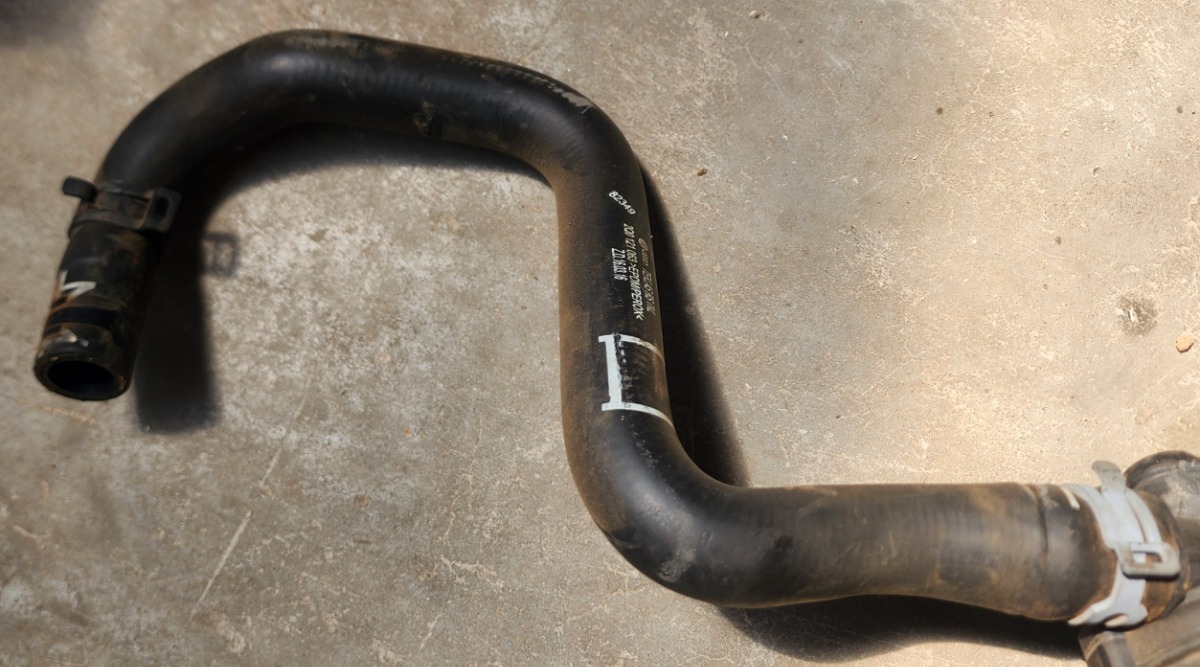 T-CROSS AUX WATER PUMP INLET PIPE