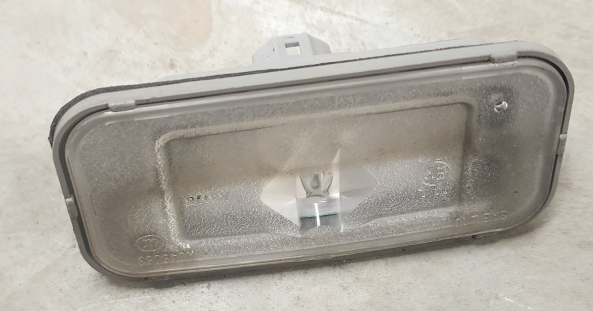 GS NO-PLATE LIGHT L=R