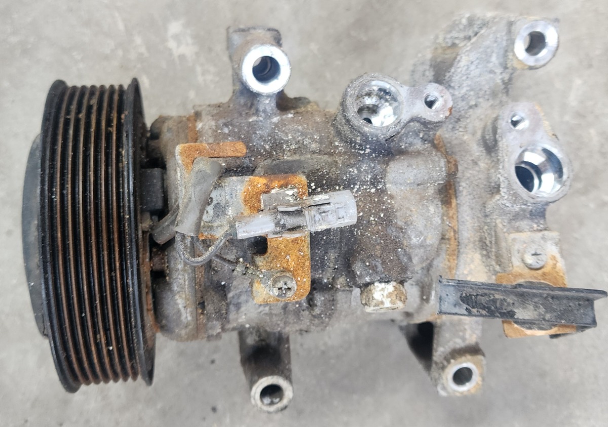 HILUX 2.4GD AIRCON PUMP