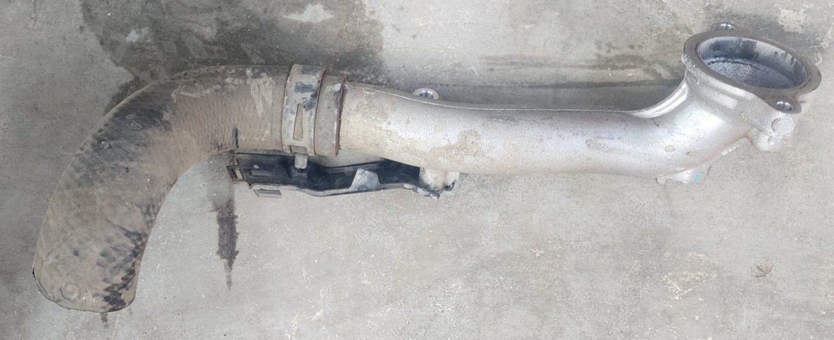 HILUX 2.4GD THERMOSTAT HOUSING PIPE ASSY