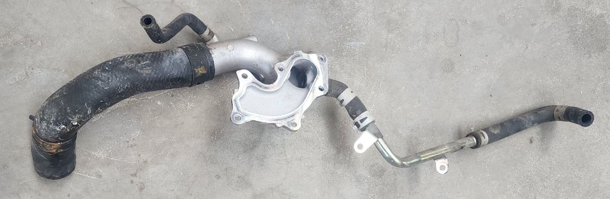 HILUX GD 2.4 WATER OUTLET SUB ASSY