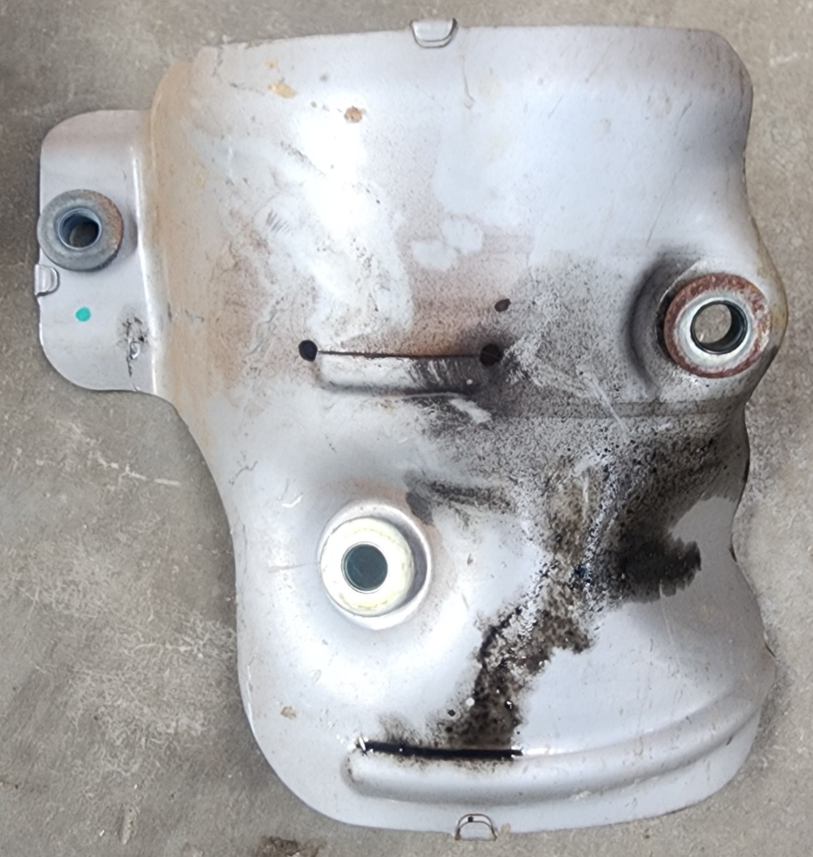 HILUX 2.4GD TURBO HEAT SHIELD