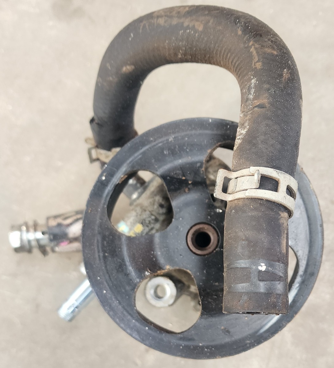 HILUX 2.4 GD POWER STEERING PUMP