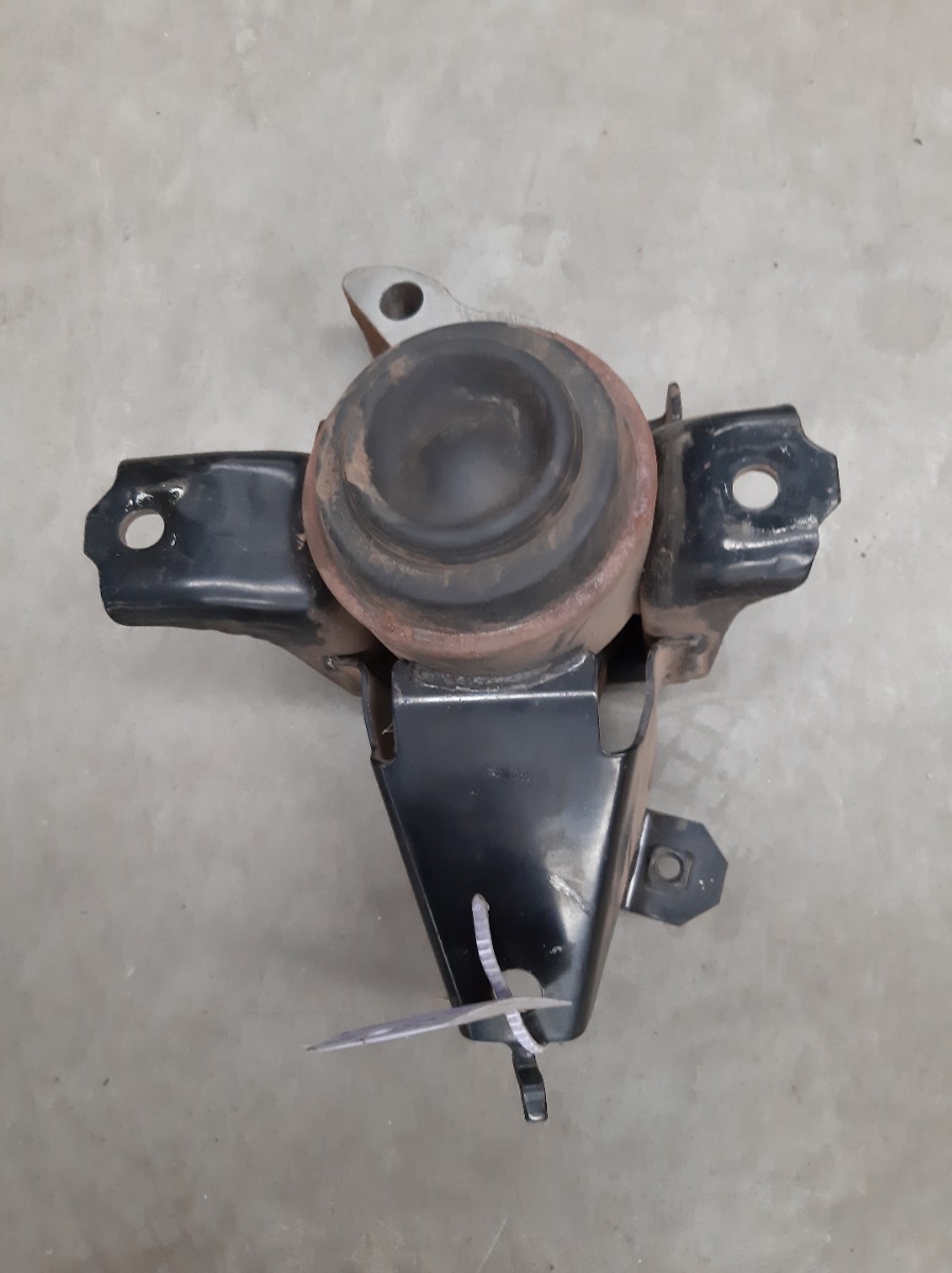 AYGO 1.0 RIGHT SIDE ENGINE MOUNT