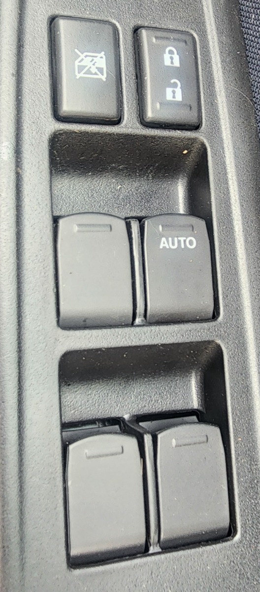 STARLET RIGHT FRONT WINDOW SWITCH
