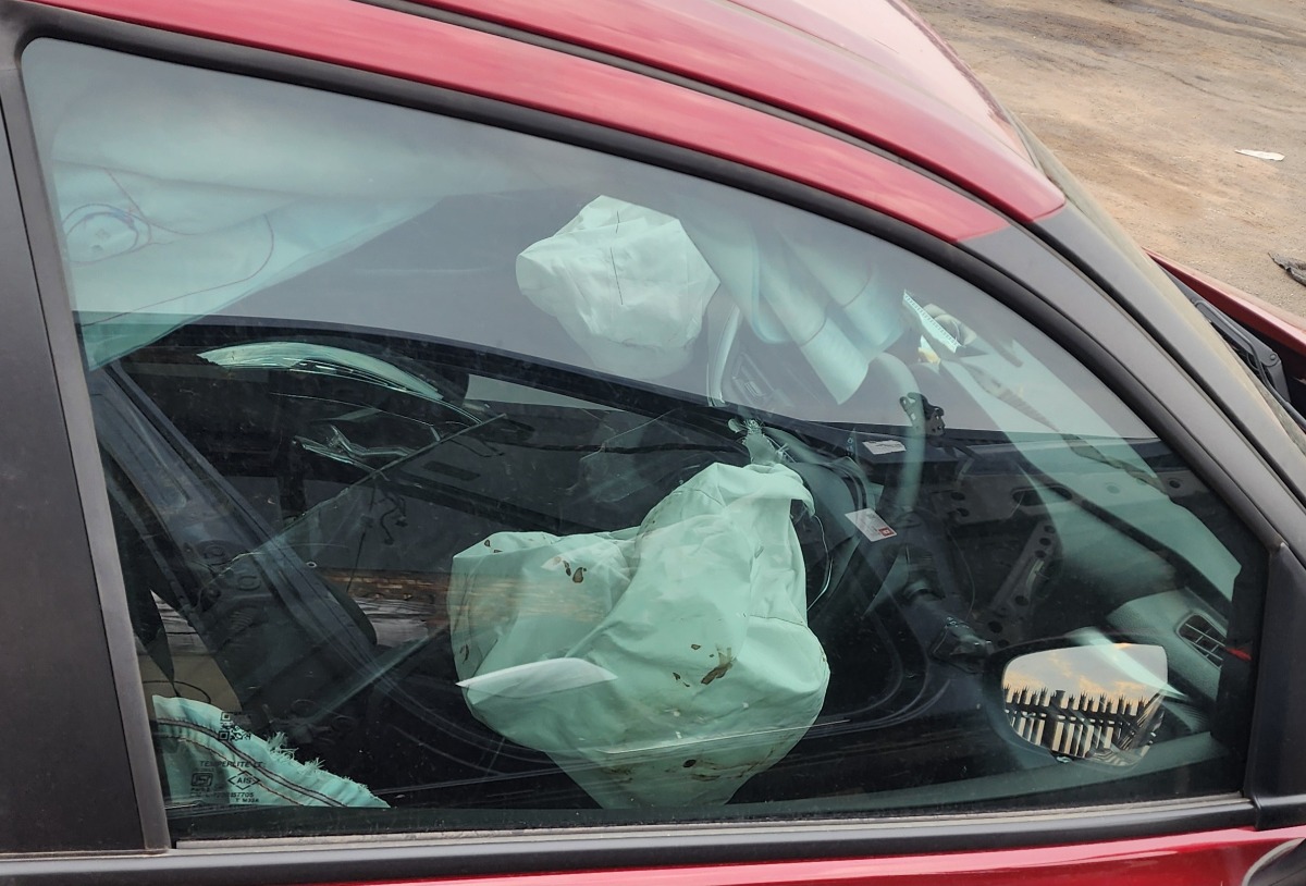 STARLET RIGHT FRONT DOOR GLASS