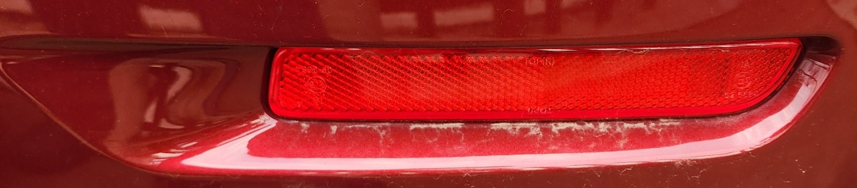 STARLET RIGHT REAR BUMPER REFLECTOR