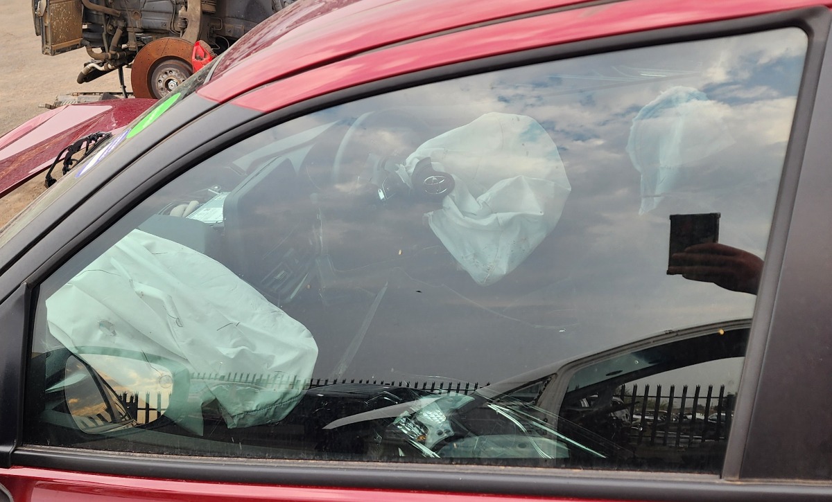 STARLET LEFT FRONT DOOR GLASS