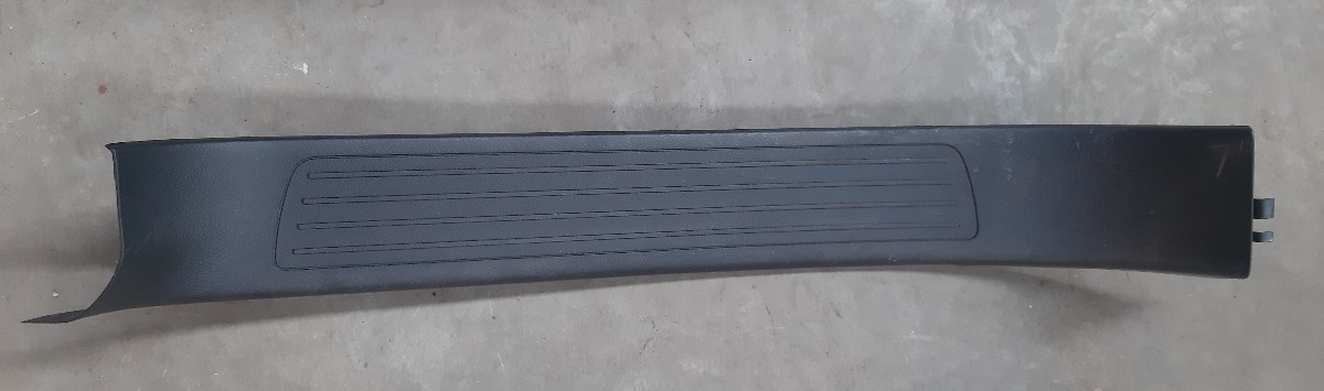 W166 GL63 RIGHT ENTRANCE PANEL