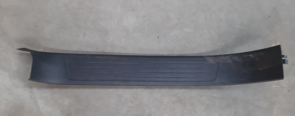 W166 GL 63 LEFT REAR ENTRANCE PANEL
