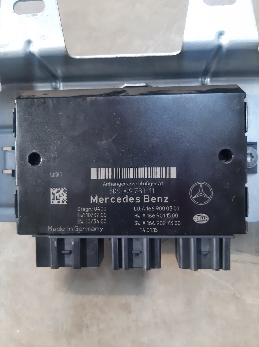W166 GL63 REAR TOWING HITCH CONTROL MODULE