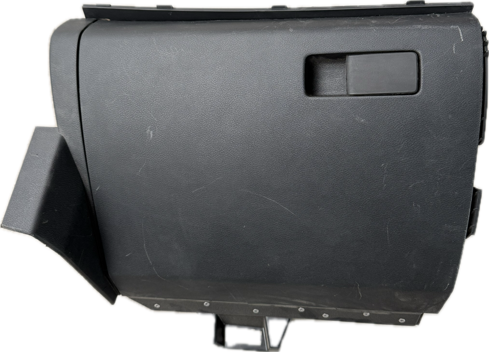 NISSAN MAGNITE GLOVE BOX - CUBBI LID - HAS SCRATCHES
