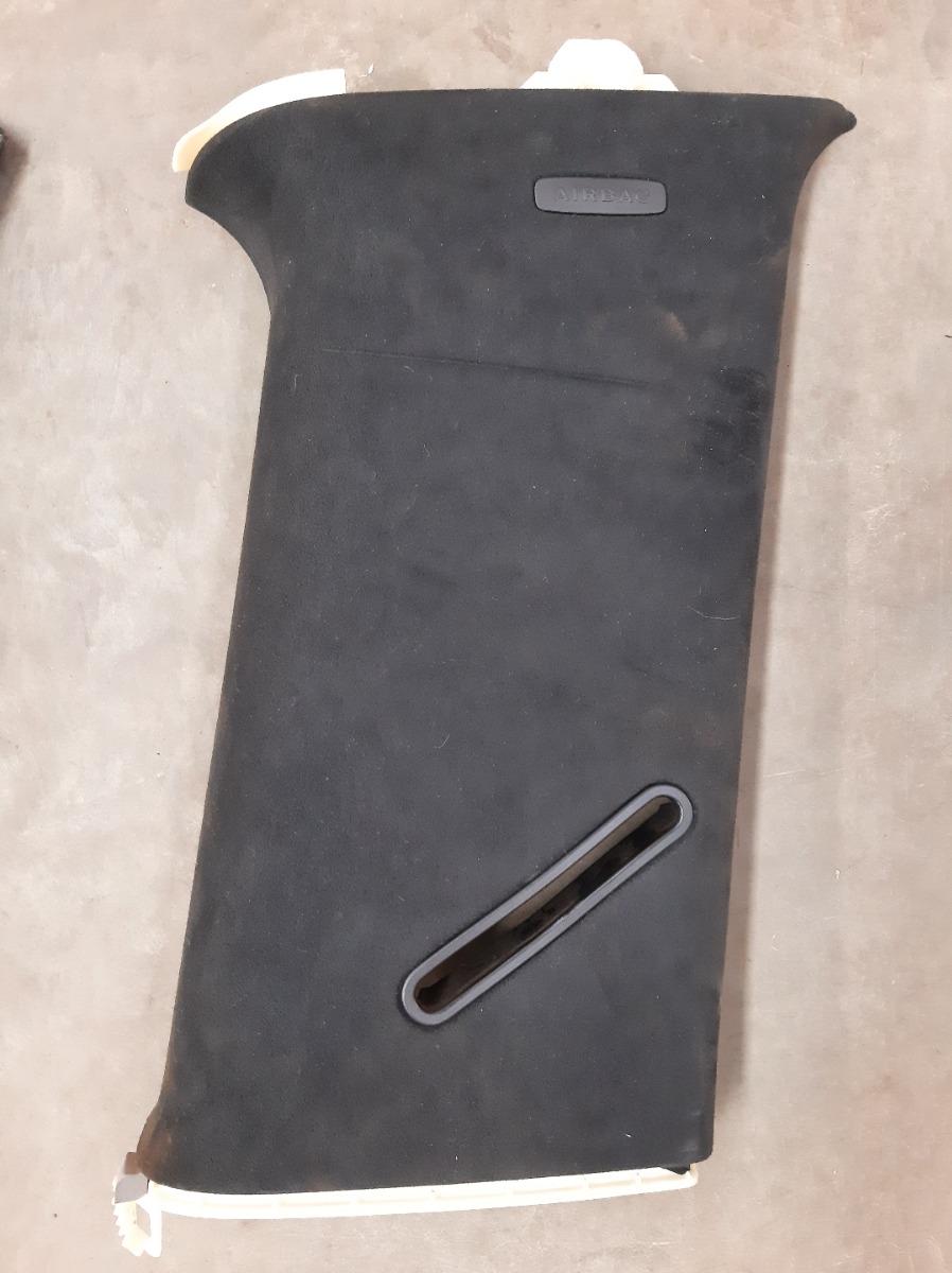 W166 GL63 LEFT C-PILLAR TRIM