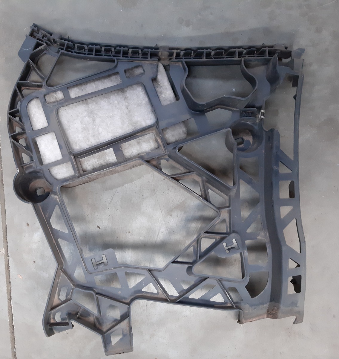 W166 GL63 RIGHT REAR BUMPER CARRIER